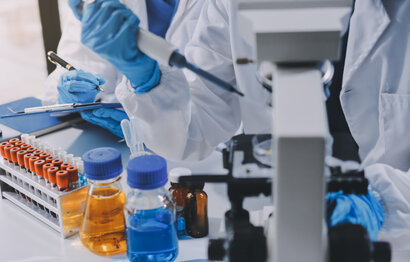 Posudzovanie rizika z expozície karcinogénnym faktorom, mutagénnym faktorom alebo reprodukčne toxickým faktorom pri práci