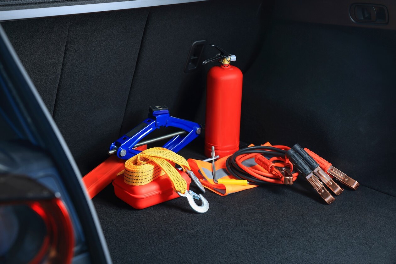 vybavenie osobných motorových vozidiel prenosnými hasiacimi prístrojmi