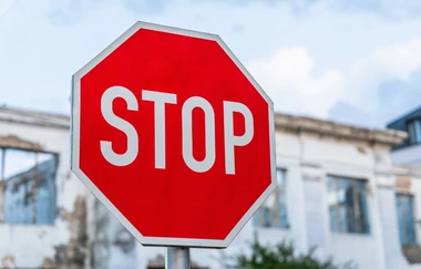 Vždy musíte zastaviť na „STOPKE“?