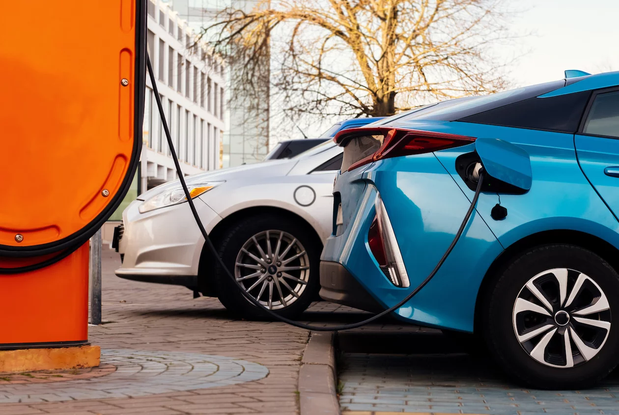 Zriaďovanie parkovacích miest pre elektromobily a zabezpečenie ochrany pred požiarmi Zriaďovanie parkovacích miest pre elektromobily a zabezpečenie ochrany pred požiarmi